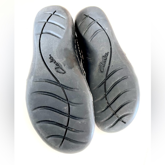 ❗️Sold❗️Clarks Slide On Leather Buckle Shoes - Picture 6 of 9